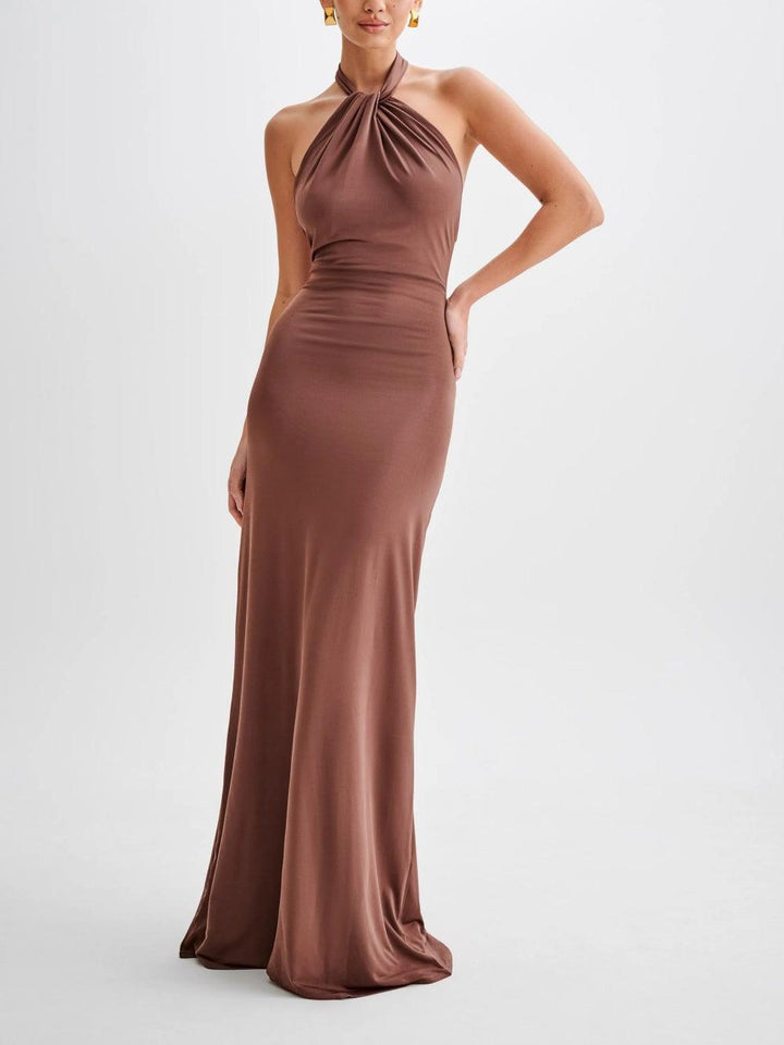 UNIQUE - ELEGANT HALTER MAXI DRESS