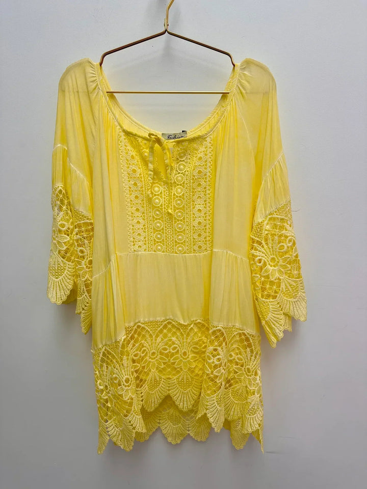 LINA - MINIMALIST ROUND NECK TOP