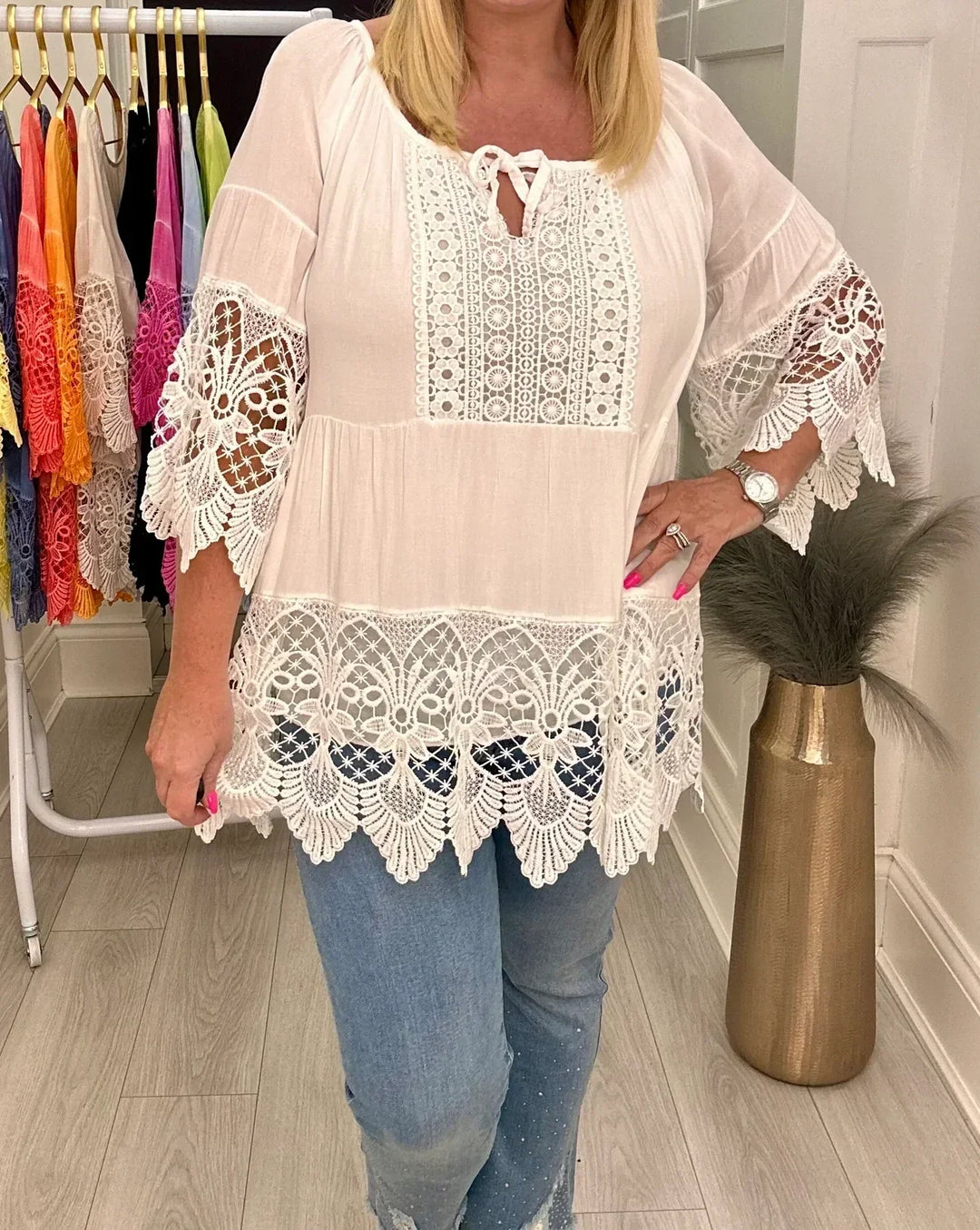 LINA - MINIMALIST ROUND NECK TOP