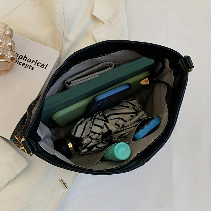 KAREN - SPACIOUS SLING BAG